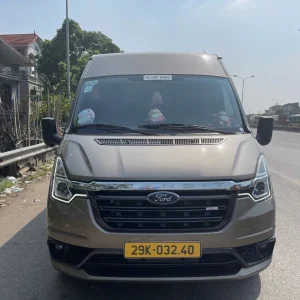 Xe 16 chỗ ford đời mới (2)